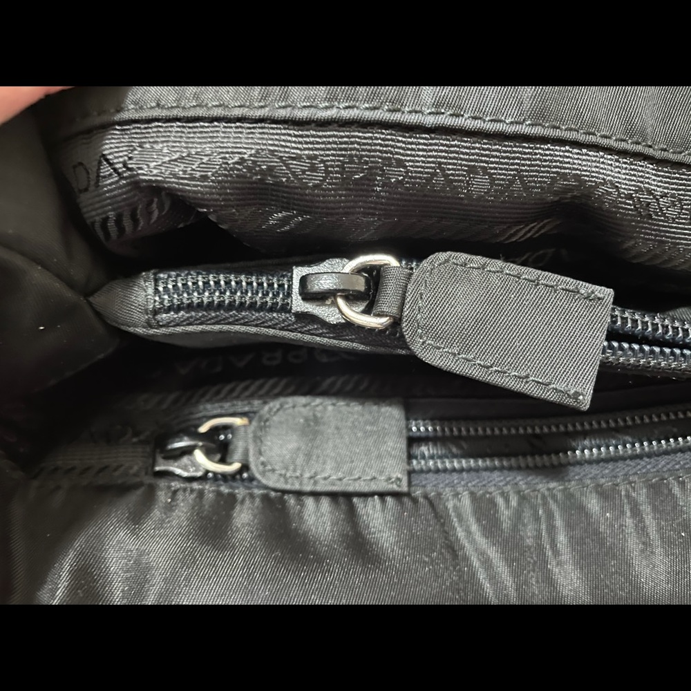 “SOLD”100% Authentic PRADA tote bag🖤🖤🖤 - Picture 3 of 15